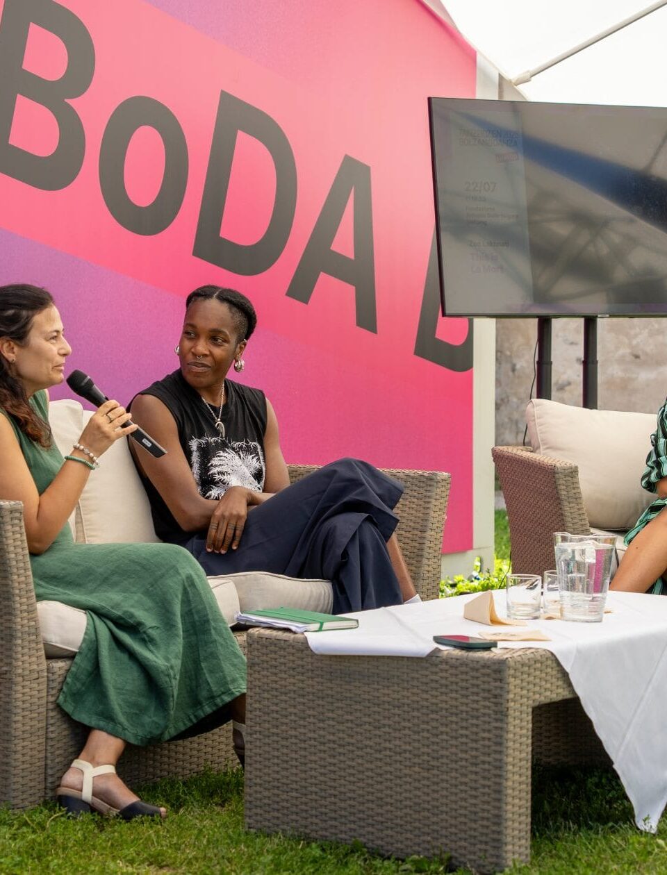 bolzanodanza-openlabs-10-border-lab-talk-cherish-menzo-ph-anneliebortolotti-16