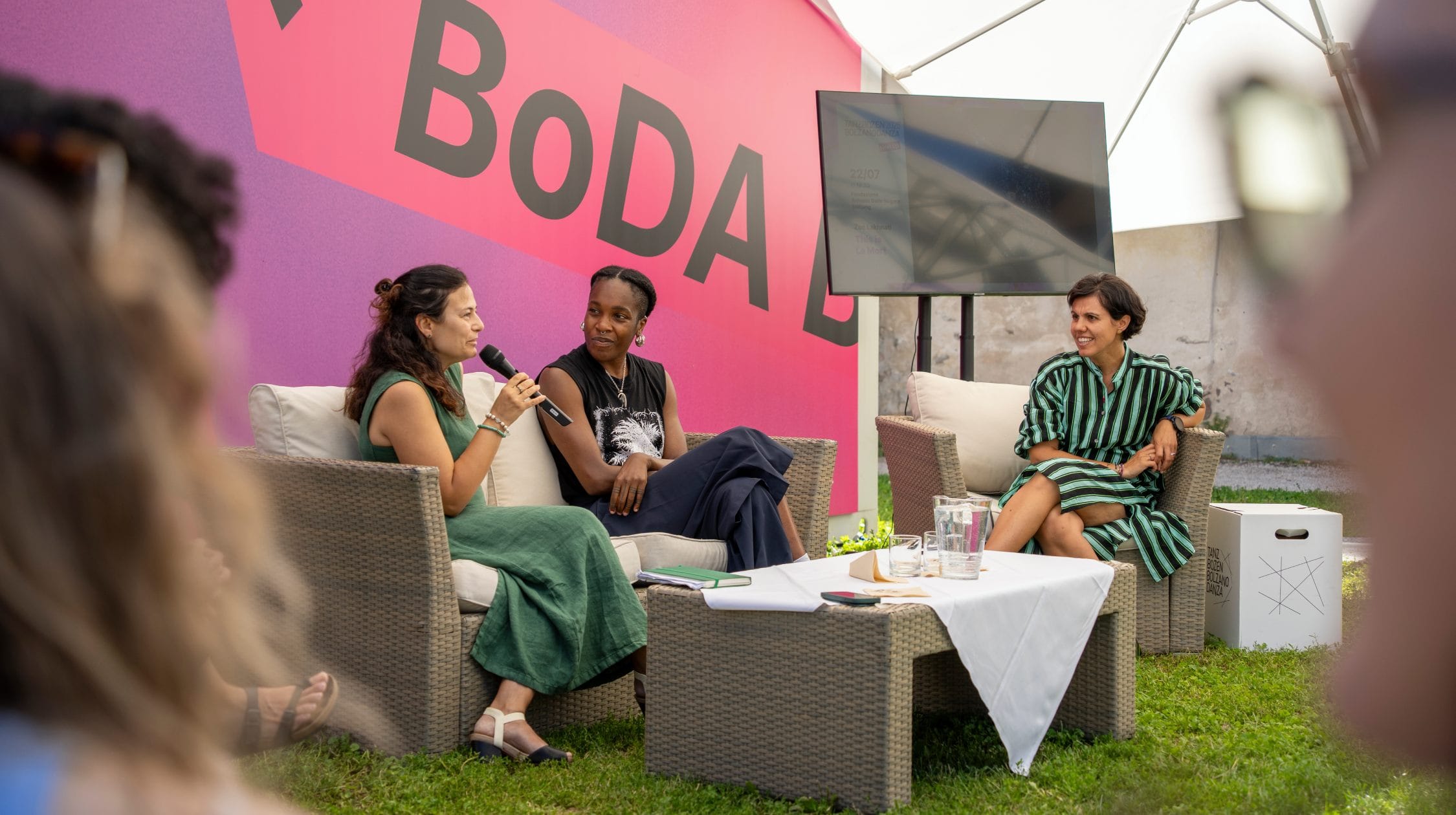 bolzanodanza-openlabs-10-border-lab-talk-cherish-menzo-ph-anneliebortolotti-16